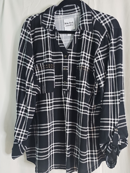 New York Laundry Tops - New York LaundryWomens' Black & White Plaid Button-Front Shirt